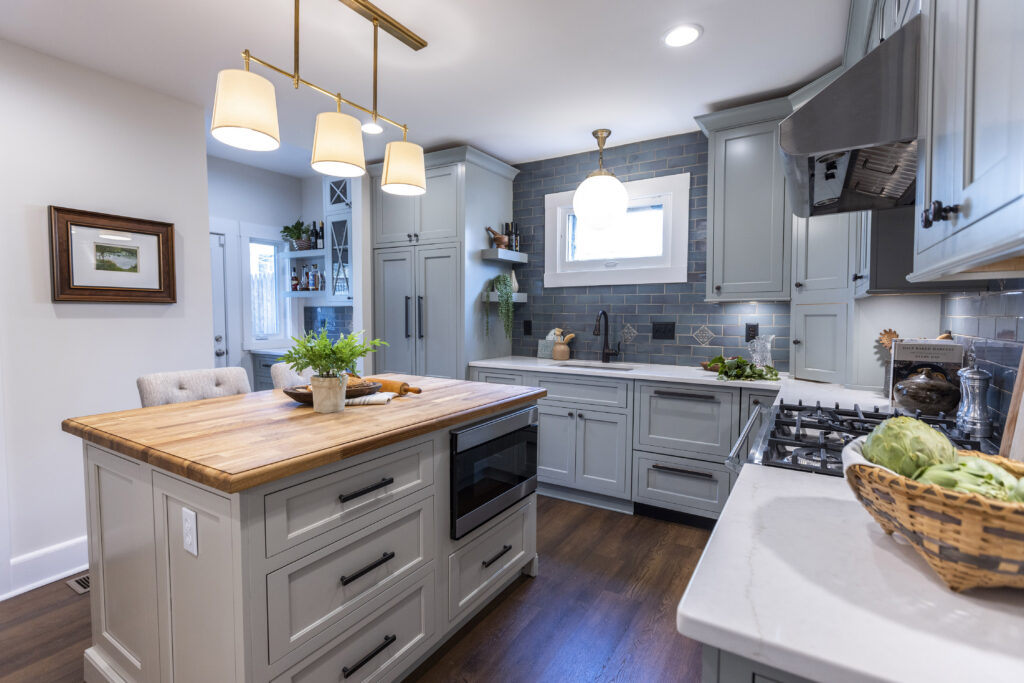 Clearance Around Islands and Counters