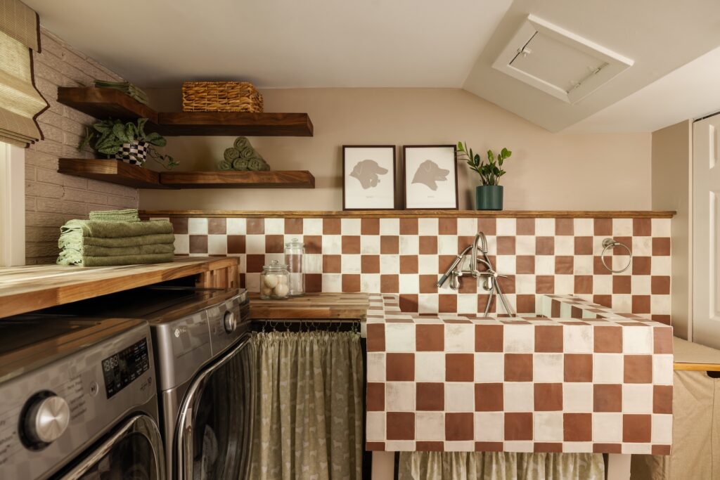 laundry room with pet washing station