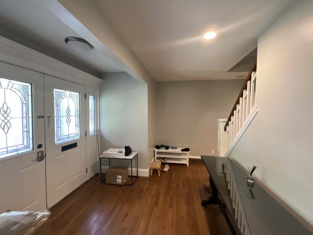 entryway before renovation